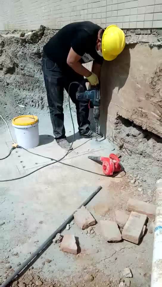 喀什新旧混凝土植筋连接加固